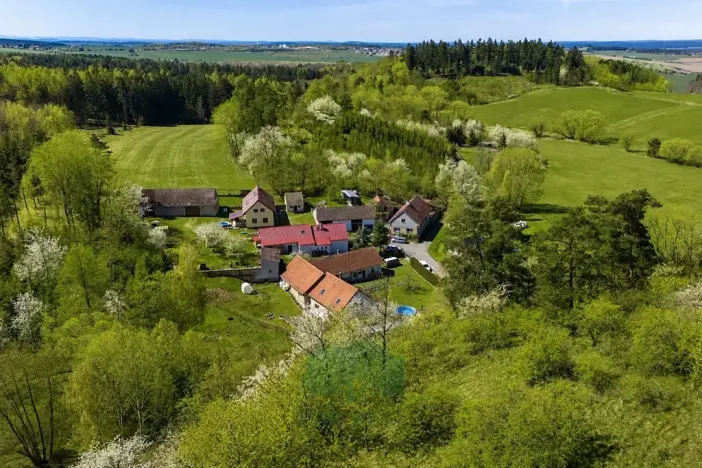 Prodej vícegeneračního domu, Skomelno, 284 m2