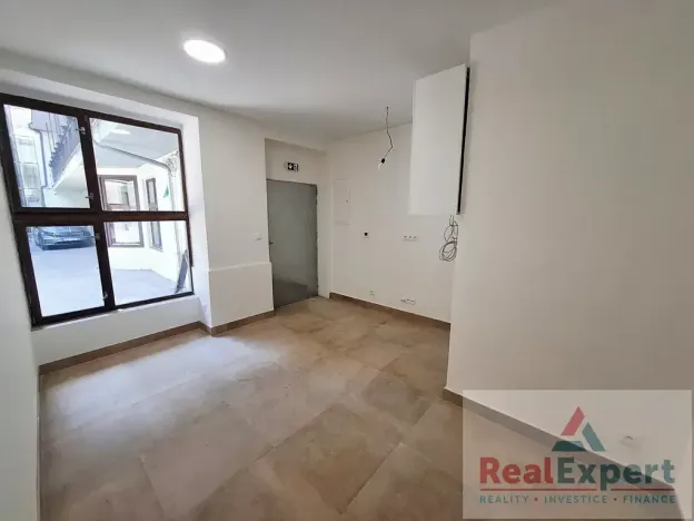 Pronájem kanceláře, Praha - Vinohrady, Máchova, 70 m2