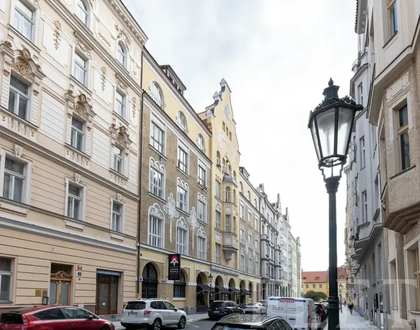 Prodej bytu 2+kk, Praha - Staré Město, Bílkova, 44 m2