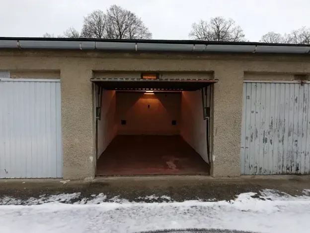 Pronájem garáže, Olomouc, Hněvotínská, 17 m2