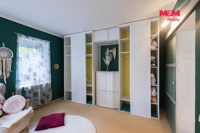 Prodej rodinného domu, Loučim, 300 m2