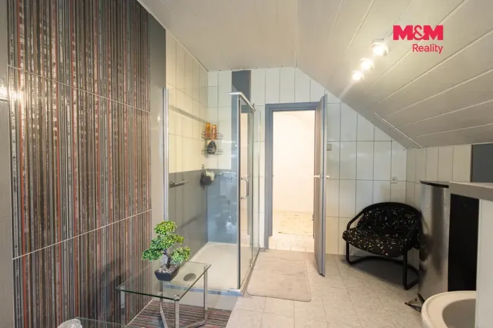 Prodej rodinného domu, Loučim, 300 m2