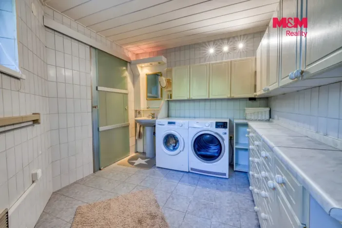 Prodej rodinného domu, Loučim, 300 m2