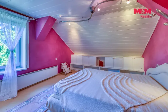 Prodej rodinného domu, Loučim, 300 m2