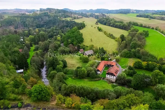 Prodej ubytování, Červená Lhota, 1220 m2