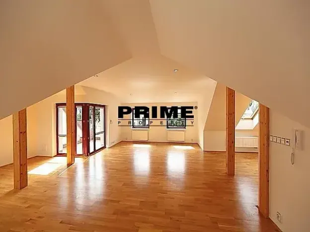 Pronájem rodinného domu, Praha - Veleslavín, Nad hradním potokem, 350 m2