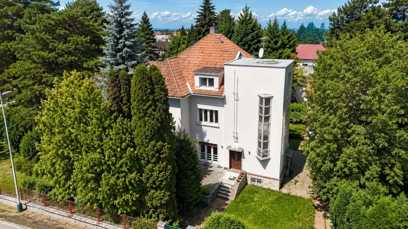Pronájem kanceláře, Říčany - Strašín, Kaštanová, 250 m2