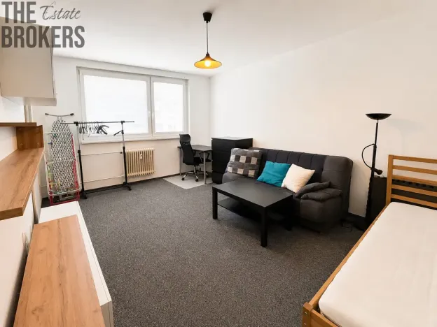 Pronájem bytu 1+kk, Praha - Košíře, Zahradníčkova, 33 m2