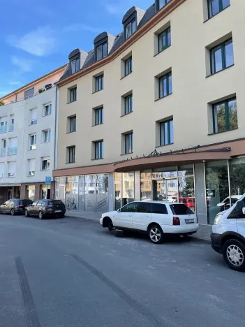 Prodej obchodního prostoru, Praha - Suchdol, Suchdolské náměstí