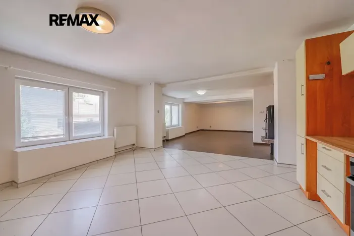 Prodej rodinného domu, Bochov, Mlýnská, 323 m2