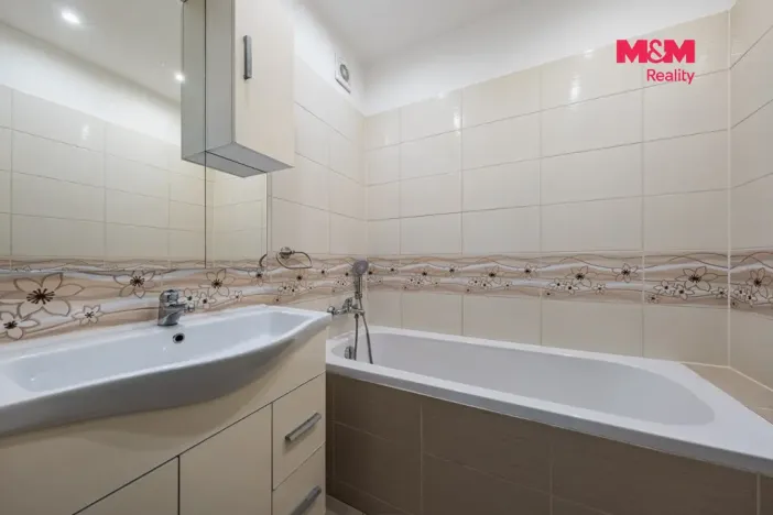 Prodej bytu 3+1, Jílové u Prahy, Holíkova, 74 m2