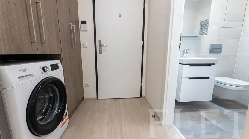 Pronájem bytu 1+kk, Praha - Žižkov, Hartigova, 34 m2