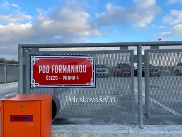 Prodej garážového stání, Praha, Formanská, 19 m2
