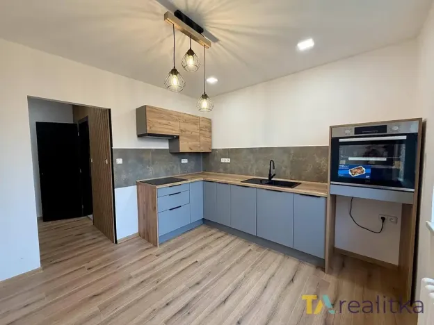 Pronájem bytu 1+1, Orlová, Masarykova třída, 40 m2