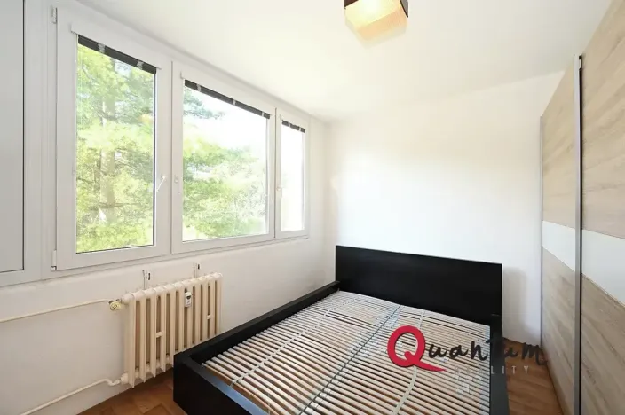 Pronájem bytu 3+1, Praha - Prosek, Veltruská, 60 m2