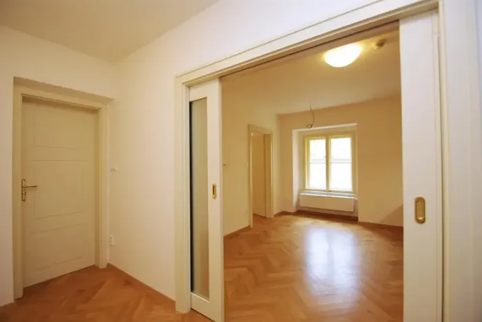 Pronájem bytu 2+kk, Praha - Staré Město, Kozí, 38 m2