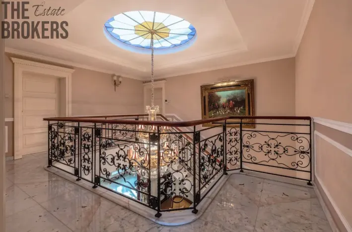 Prodej rodinného domu, Praha - Dolní Měcholupy, U přejezdu, 359 m2