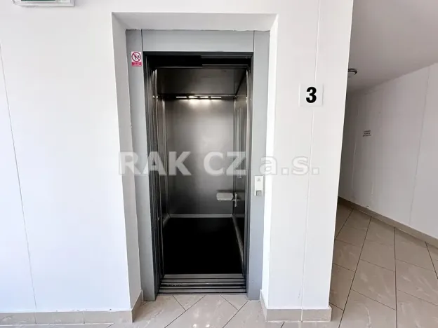 Pronájem bytu 3+kk, Praha - Prosek, Libočanská, 90 m2