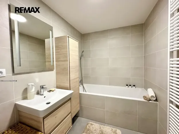 Pronájem bytu 3+kk, Praha - Libeň, Na sypkém, 70 m2
