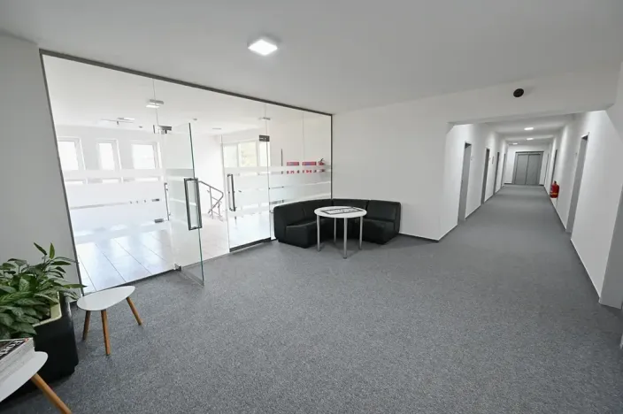 Pronájem kanceláře, Praha - Prosek, Litvínovská, 31 m2