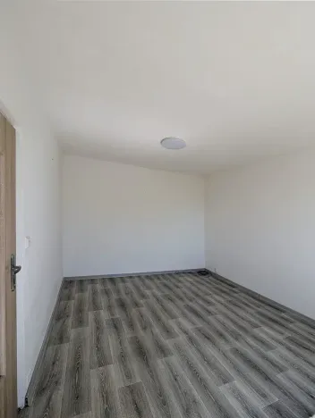 Pronájem bytu 1+1, Chomutov, Dřínovská, 35 m2