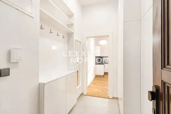 Pronájem bytu 2+kk, Praha - Nové Město, Na Poříčí, 60 m2
