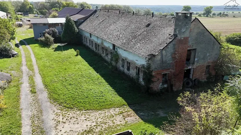 Prodej komerčního pozemku, Střemy, 7651 m2