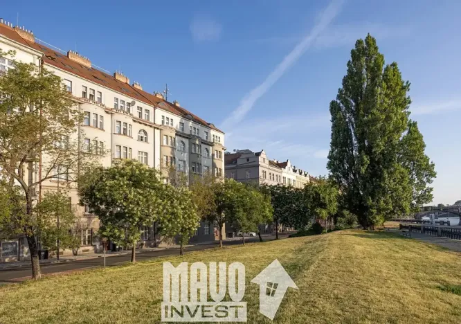 Pronájem atypického bytu, Praha - Smíchov, Hořejší nábřeží, 56 m2