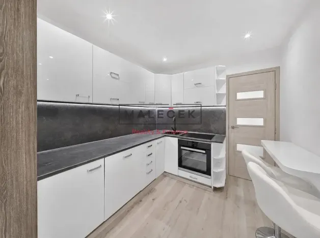 Prodej bytu 2+1, Kladno, Unhošťská, 51 m2