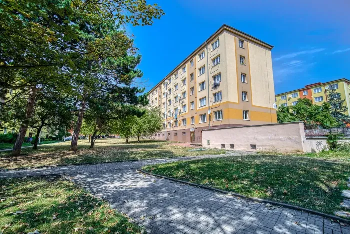 Pronájem bytu 2+1, Most, Čs. mládeže, 51 m2