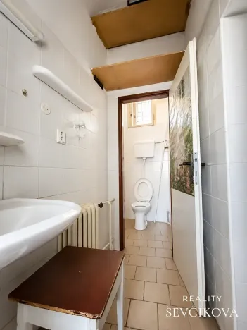 Pronájem obchodního prostoru, Hradec Králové, Dukelská třída, 137 m2