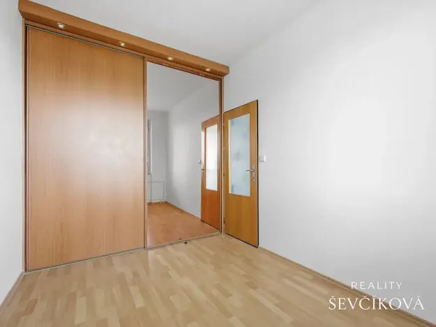 Prodej bytu 3+1, Hradec Králové, Na Občinách, 79 m2