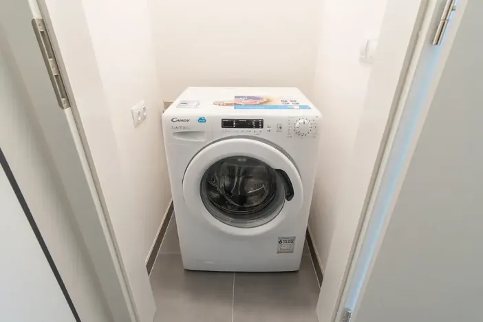 Pronájem bytu 2+kk, Praha - Karlín, Nekvasilova, 67 m2