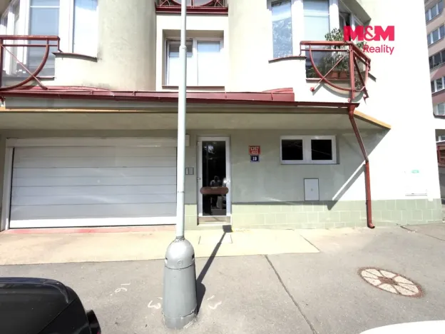 Pronájem bytu 2+1, Praha, U štěpu, 54 m2