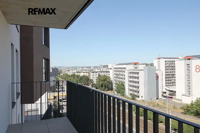 Pronájem bytu 1+kk, Praha - Hloubětín, Kardašovská, 34 m2