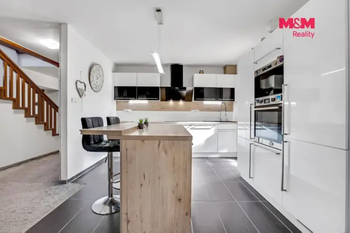 Prodej rodinného domu, Neumětely, V Chaloupkách, 210 m2