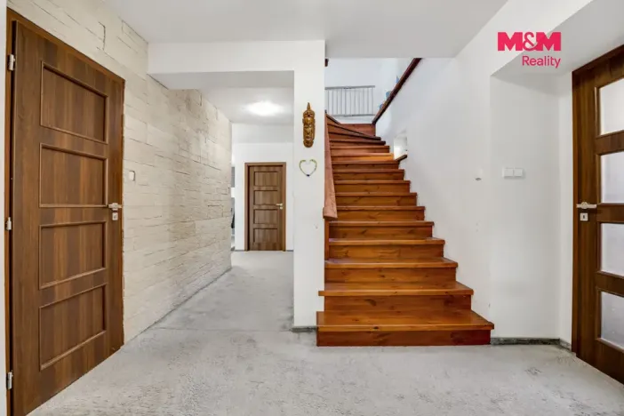 Prodej rodinného domu, Neumětely, V Chaloupkách, 210 m2