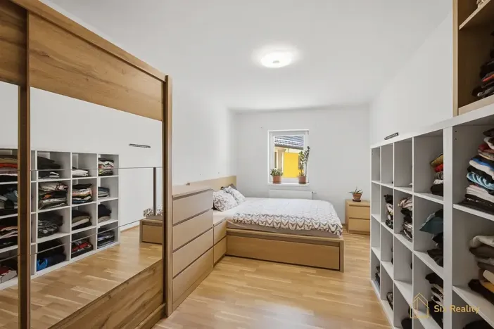 Prodej bytu 3+kk, Kněževes, 88 m2