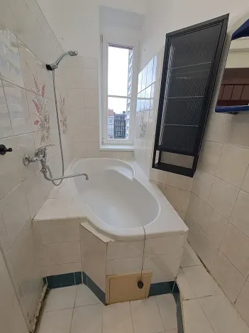 Pronájem bytu 1+kk, Praha - Holešovice, Tovární, 31 m2