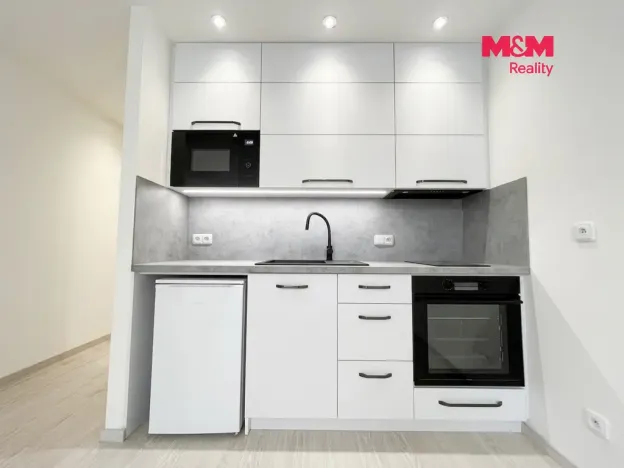 Pronájem bytu 1+kk, Prostějov, sídl. E. Beneše, 30 m2