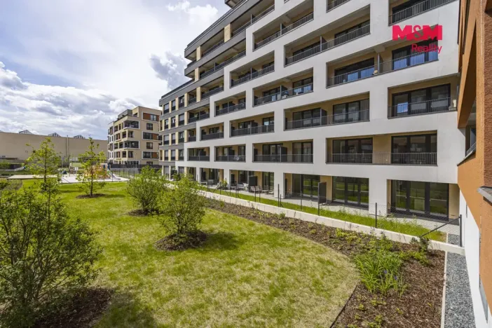 Prodej bytu 2+kk, Praha - Hloubětín, Poděbradská, 71 m2