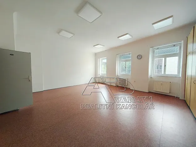 Pronájem kanceláře, České Budějovice, Kanovnická, 210 m2