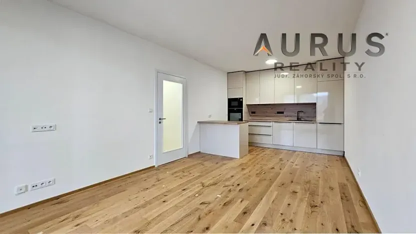 Pronájem bytu 2+kk, Praha - Nusle, Bělehradská, 60 m2