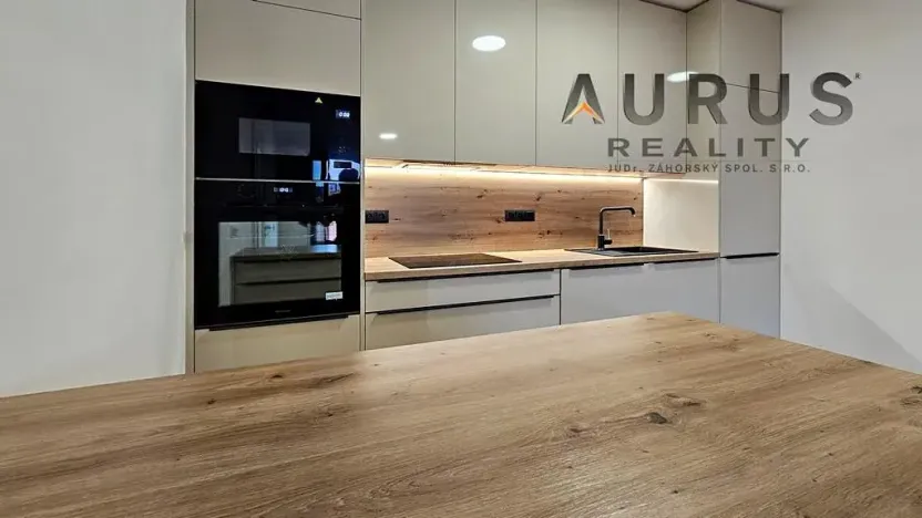 Pronájem bytu 2+kk, Praha - Nusle, Bělehradská, 60 m2