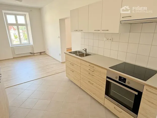Pronájem bytu 2+1, Valašské Meziříčí, Náměstí, 87 m2