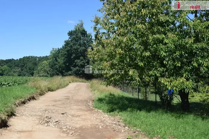 Prodej pozemku pro bydlení, Loukovec, 909 m2