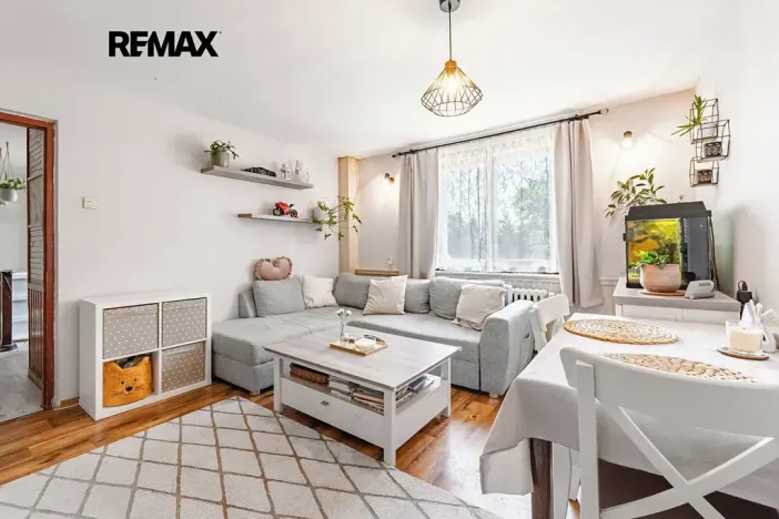 Prodej vícegeneračního domu, Praha - Pitkovice, Žampiónová, 200 m2