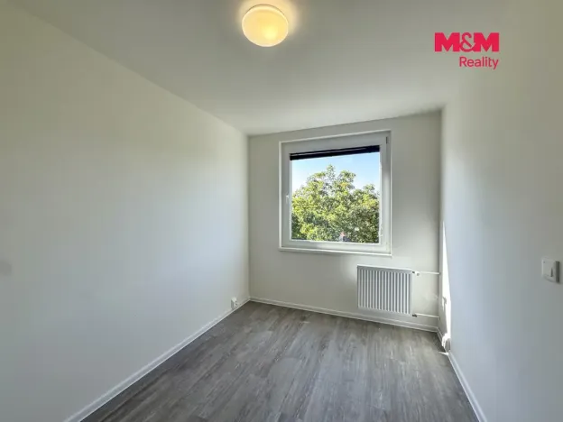 Pronájem bytu 4+1, Praha - Hloubětín, Rochovská, 83 m2