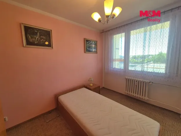 Prodej bytu 2+kk, Králův Dvůr, Nad Stadionem, 40 m2