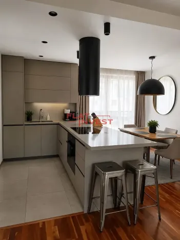 Pronájem bytu 2+kk, Praha - Vršovice, Vršovická, 80 m2